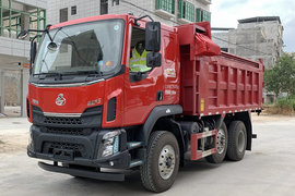 东风柳汽新乘龙M3自卸车