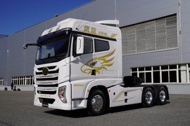 青岛解放鹰途牵引车