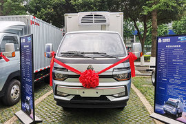 重汽HOWO轻卡智相冷藏车