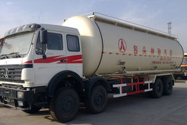 北奔重卡粉粒物料运输车