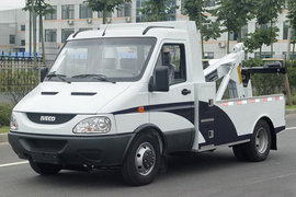 常州中汽(常奇牌)南京依维柯底盘清障车