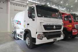 青岛重工(青专牌)中国重汽底盘混凝土搅拌车