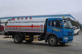 湖北楚胜青岛解放底盘液体运输车