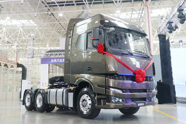 远程M100牵引车