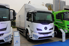 陕汽德龙M6000中置轴列车