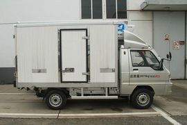 镇江康飞福田时代底盘冷藏车