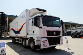 中集重汽汕德卡底盘冷藏车