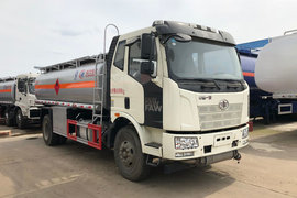 湖北程力(程力威牌)一汽解放底盘油罐车