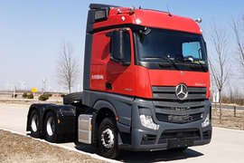 奔驰Actros(国产)牵引车