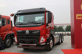 中国重汽成都商用车豪沃V7-X牵引车