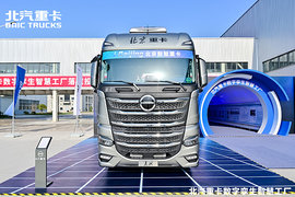 北京重卡复兴牵引车