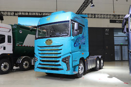 青岛解放新JH6牵引车