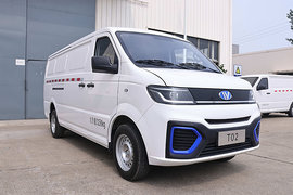 万象汽车T02电动封闭厢货