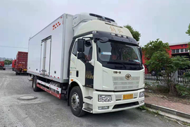 赛沃一汽解放底盘冷藏车