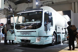 沃尔沃FE垃圾运输车