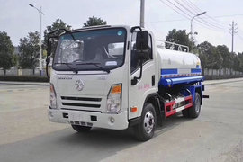 新东日大运轻卡底盘洒水车/喷洒车