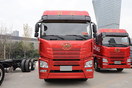 青岛解放JH6畜禽运输车
