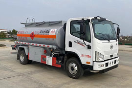 新东日一汽解放轻卡底盘油罐车